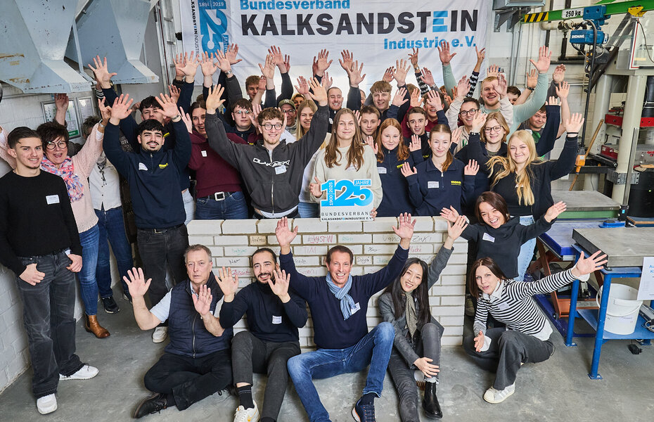 Teilnehmende des AzubiTags 2025 der Kalksandsteinindustrie in Hannover